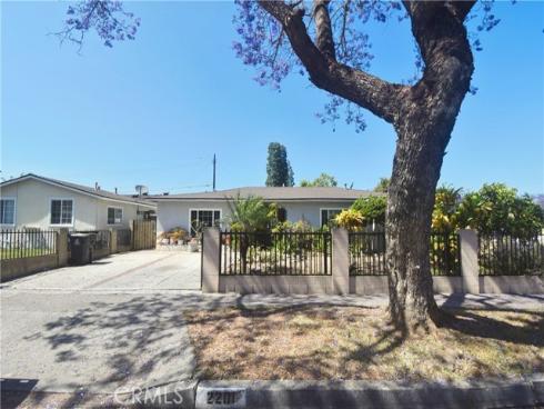 2201 W Russell   Avenue, Santa Ana, CA