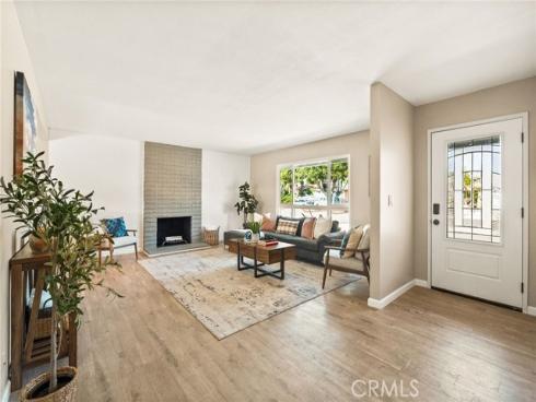 2406 S Pacific Avenue, Santa Ana, CA