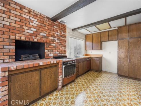 2301 N Lyon   Street, Santa Ana, CA