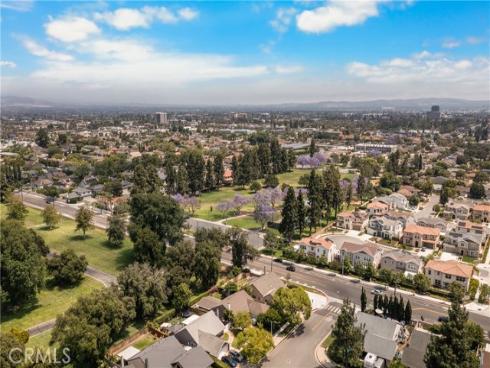 2301 N Lyon   Street, Santa Ana, CA