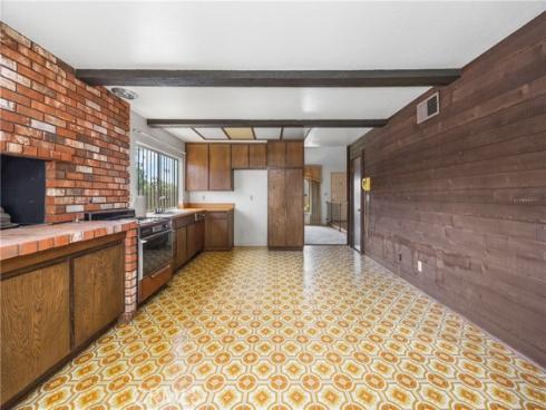 2301 N Lyon   Street, Santa Ana, CA