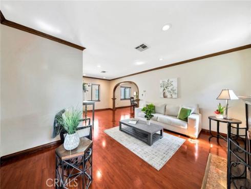 520 W Santa Clara Avenue, Santa Ana, CA