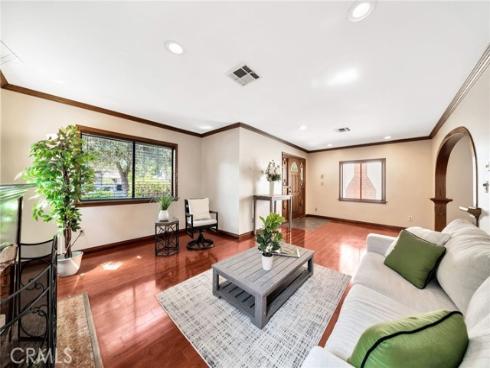 520 W Santa Clara Avenue, Santa Ana, CA