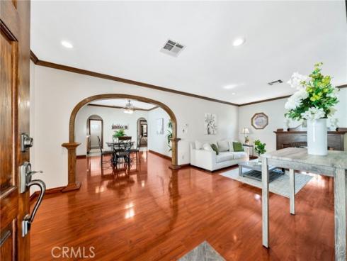 520 W Santa Clara Avenue, Santa Ana, CA