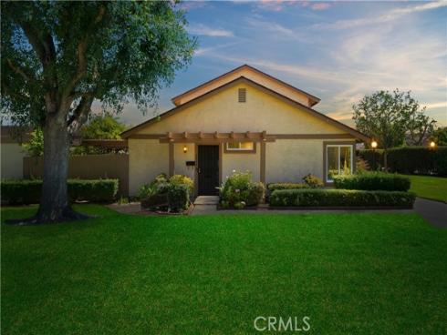 341 Carriage 51-A Drive, Santa Ana, CA