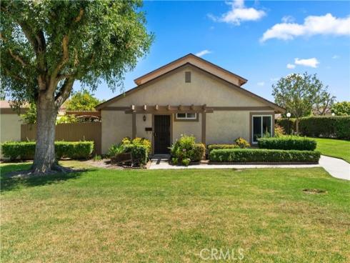341 Carriage 51-A Drive, Santa Ana, CA