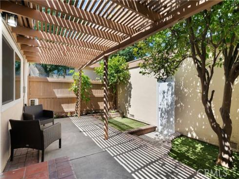 341 Carriage 51-A Drive, Santa Ana, CA