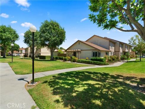 341 Carriage 51-A Drive, Santa Ana, CA