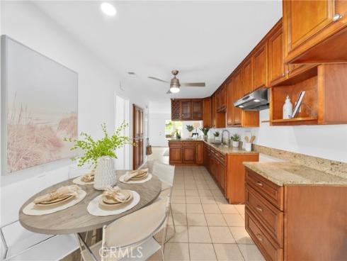 2500 S Salta 43 Street, Santa Ana, CA