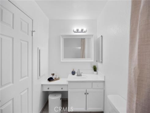 2500 S Salta 43 Street, Santa Ana, CA