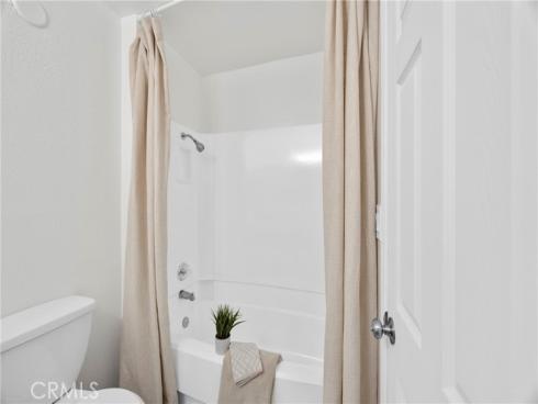 2500 S Salta 43 Street, Santa Ana, CA