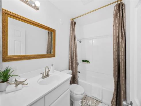 2500 S Salta 43 Street, Santa Ana, CA