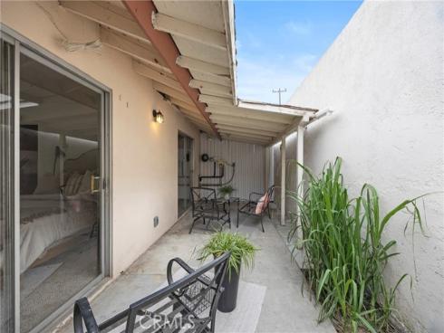 2500 S Salta 43 Street, Santa Ana, CA