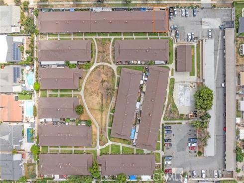 2500 S Salta 43 Street, Santa Ana, CA