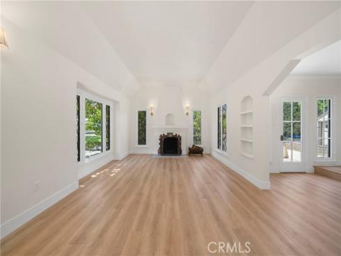 2404 N Poinsettia  , Santa Ana, CA