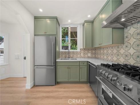 2404 N Poinsettia  , Santa Ana, CA