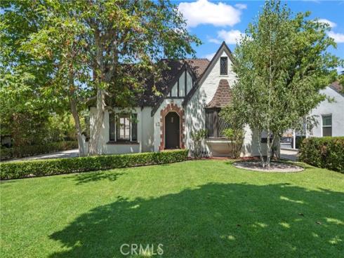 2404 N Poinsettia  , Santa Ana, CA