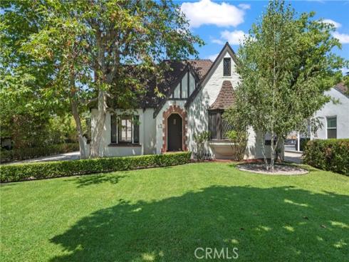 2404 N Poinsettia  , Santa Ana, CA