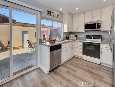 370 Carriage B Drive, Santa Ana, CA