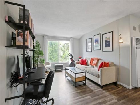 611 S Orange  10  Avenue, Santa Ana, CA