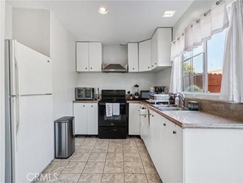 561 W Alton  39  Avenue, Santa Ana, CA