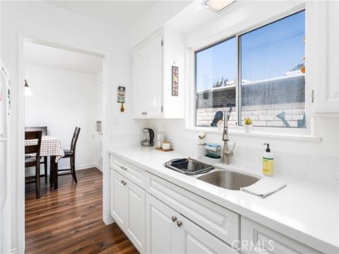 1107 W Memory 17A Lane, Santa Ana, CA