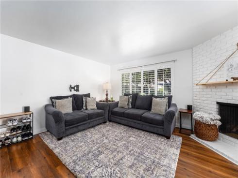 1107 W Memory 17A Lane, Santa Ana, CA