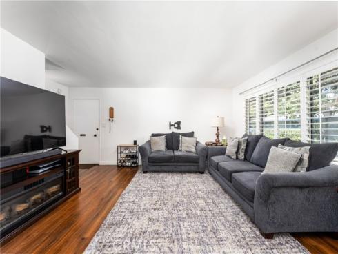 1107 W Memory 17A Lane, Santa Ana, CA