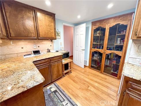 2021  Kristi   Lane, Santa Ana, CA