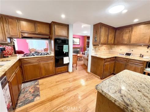 2021  Kristi   Lane, Santa Ana, CA