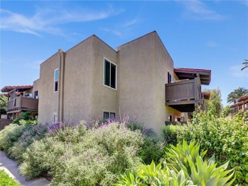 1345  Cabrillo Park  R02  Drive, Santa Ana, CA