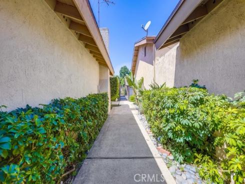 1903 E Fruit Street, Santa Ana, CA