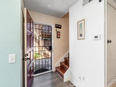 1084  Cabrillo Park # B  , Santa Ana, CA