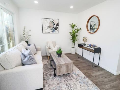 1602 N. King Street E1