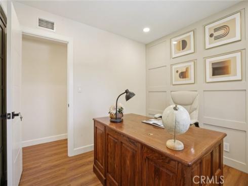 1533  W San Lorenzo Ave  , Santa Ana, CA