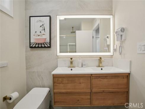 1533  W San Lorenzo Ave  , Santa Ana, CA