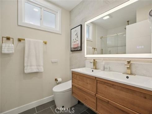 1533  W San Lorenzo Ave  , Santa Ana, CA