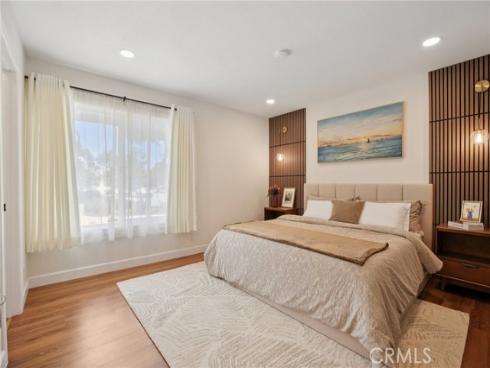 1533  W San Lorenzo Ave  , Santa Ana, CA