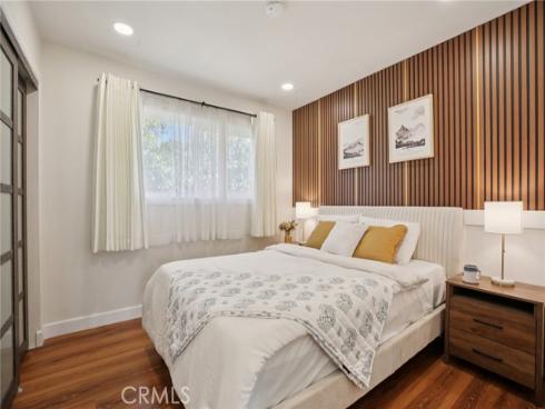 1533  W San Lorenzo Ave  , Santa Ana, CA