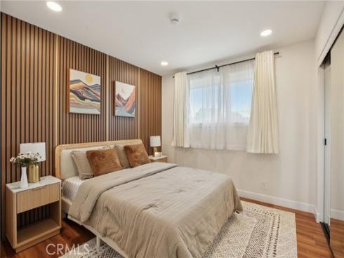 1533  W San Lorenzo Ave  , Santa Ana, CA