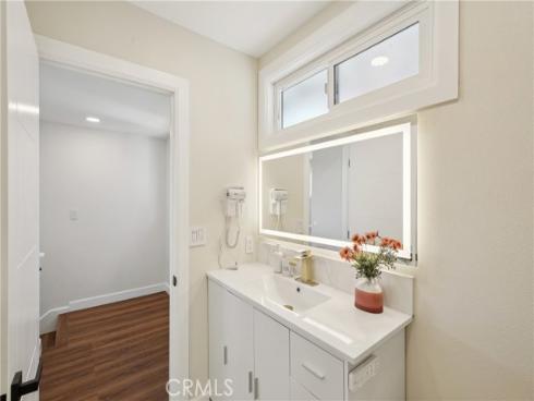 1533  W San Lorenzo Ave  , Santa Ana, CA