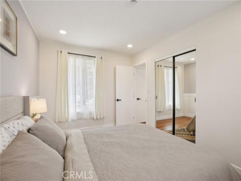 1533  W San Lorenzo Ave  , Santa Ana, CA