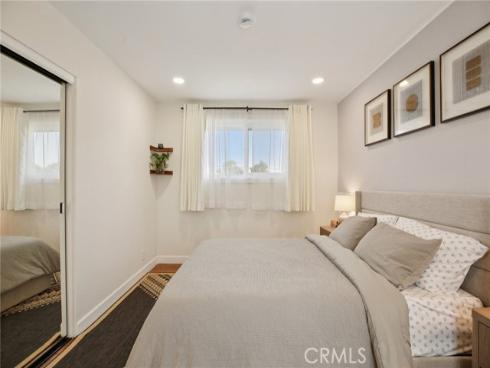 1533  W San Lorenzo Ave  , Santa Ana, CA