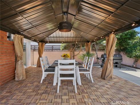 1533  W San Lorenzo Ave  , Santa Ana, CA