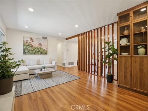 1533  W San Lorenzo Ave  , Santa Ana, CA