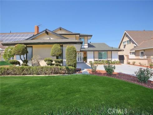 1533  W San Lorenzo Ave  , Santa Ana, CA