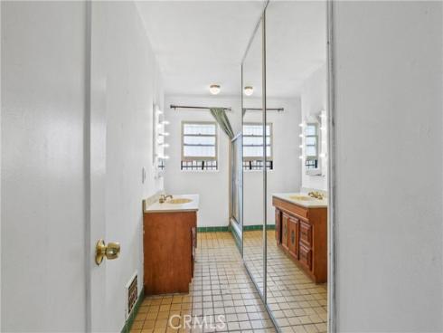 627 E Bishop  , Santa Ana, CA