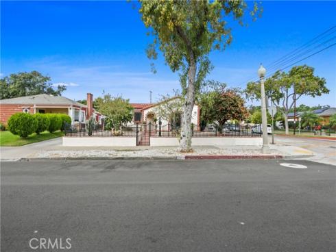 627 E Bishop  , Santa Ana, CA