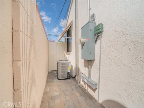 825 N Raitt   Street, Santa Ana, CA