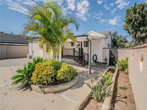 825 N Raitt   Street, Santa Ana, CA